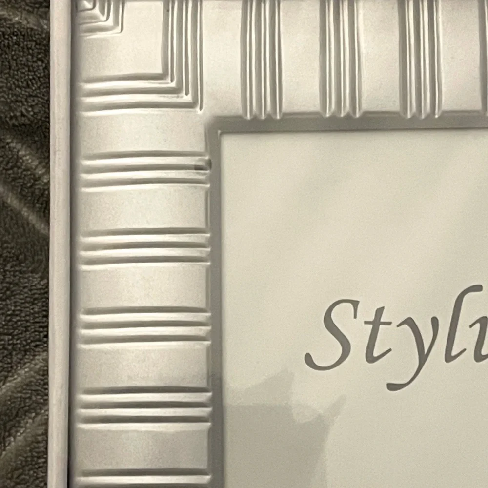 Picture frames - Picture 2 of 3